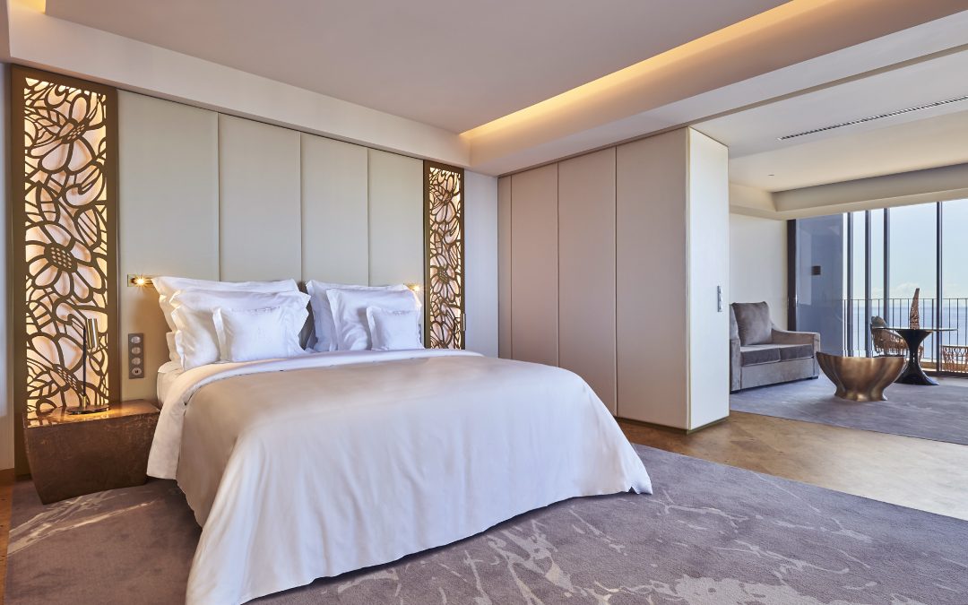 One-Bedroom Pool Apartment